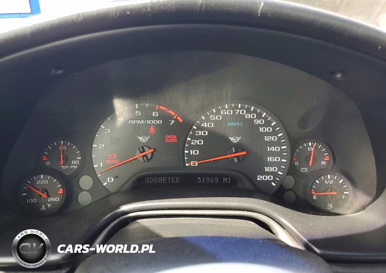2002 Chevrolet Corvette Corvette & Convertible VIN:1G1YY32G425105758 - 9