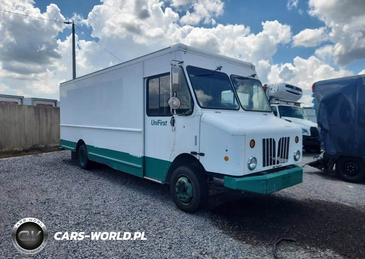 2012 Workhorse W62 Delivery Truck VIN:5B4LFG2E3C3448674 - 4
