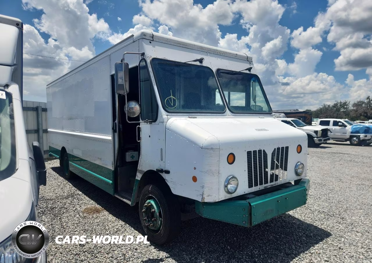 2012 Workhorse W62 Delivery Truck VIN:5B4LFG2E1C3448673 - 4