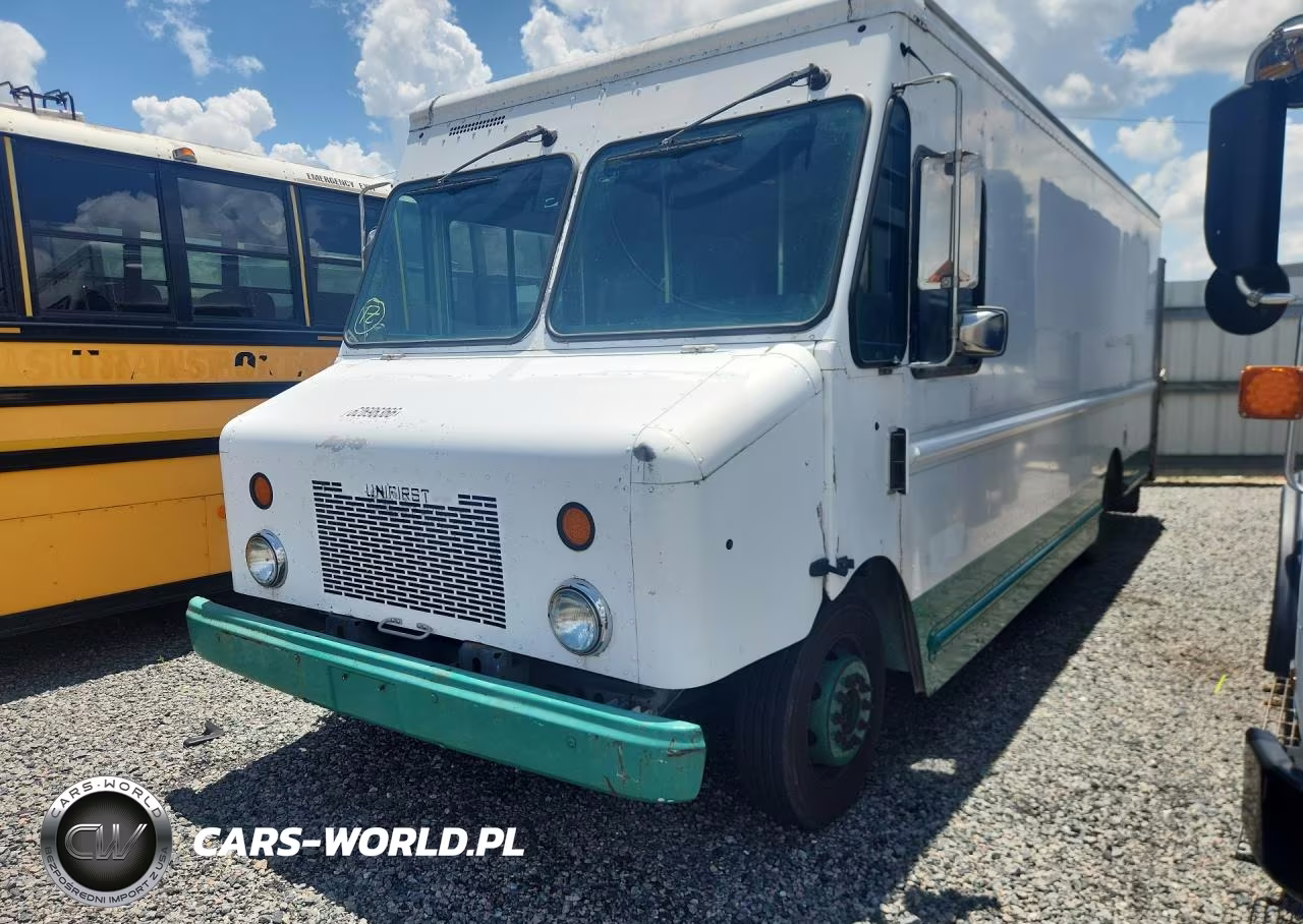 2009 Workhorse W42 Delivery Truck