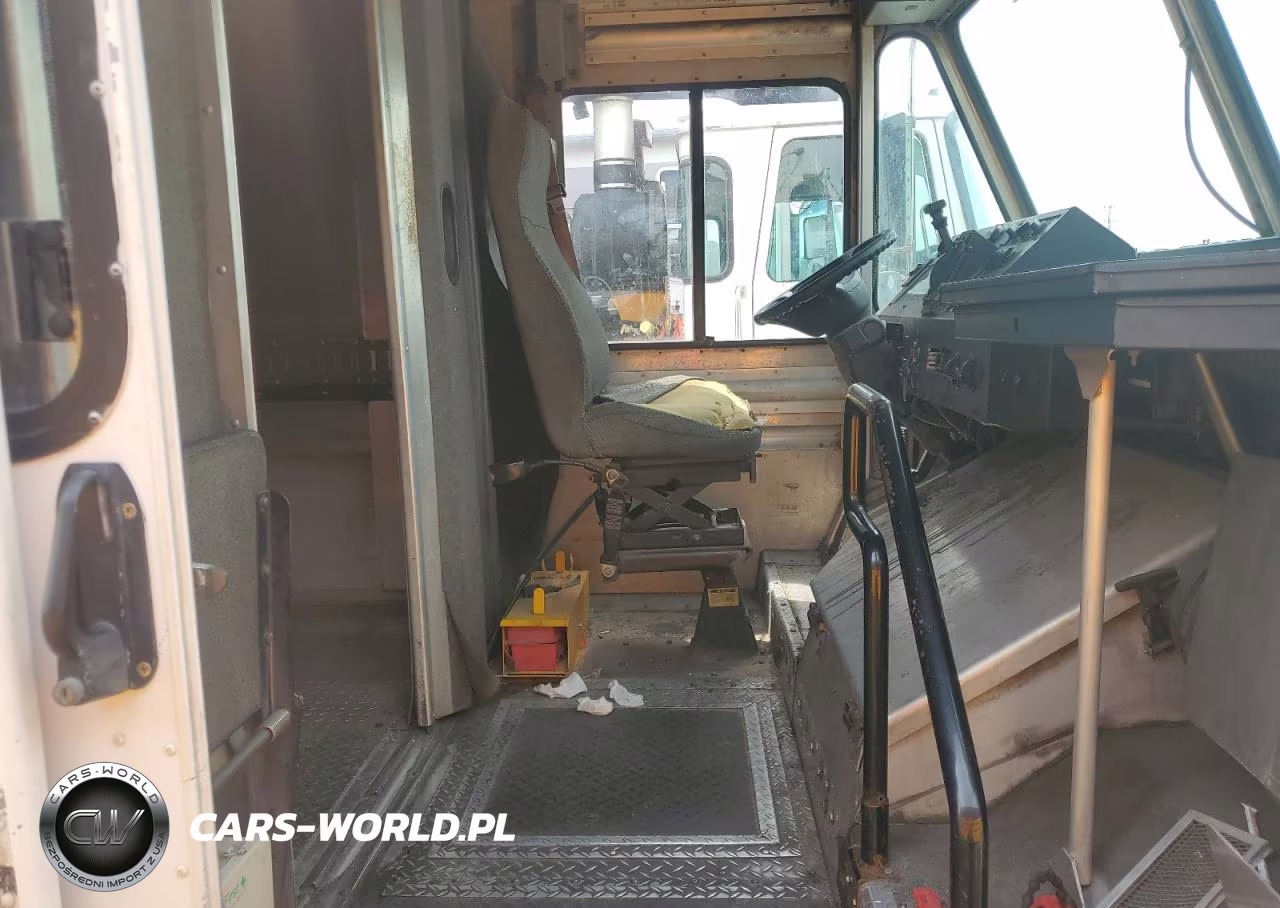 2009 Workhorse W42 Delivery Truck VIN:5B4KPD27893436960 - 7