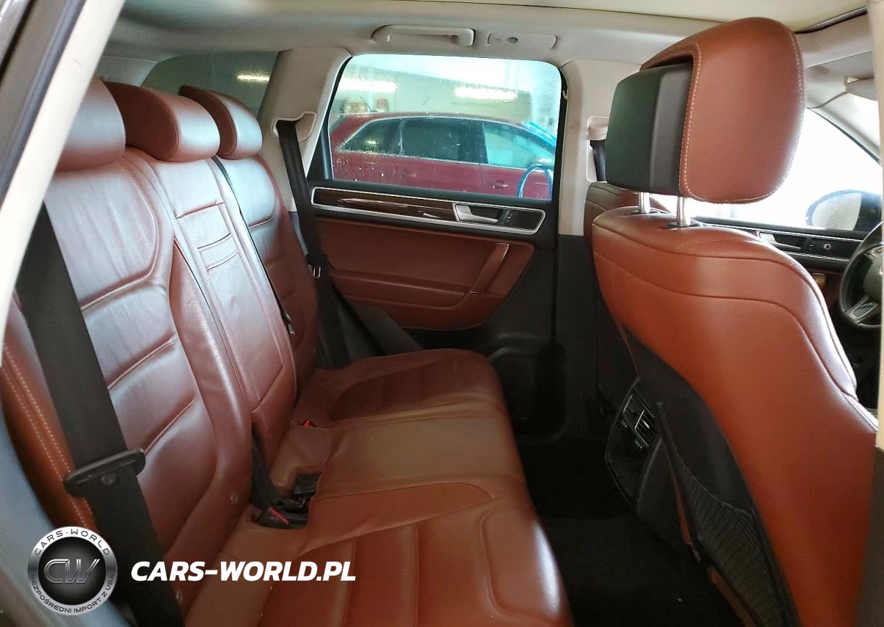 2015 Volkswagen Touareg V6 VIN:WVGEF9BP8FD006824 - 11