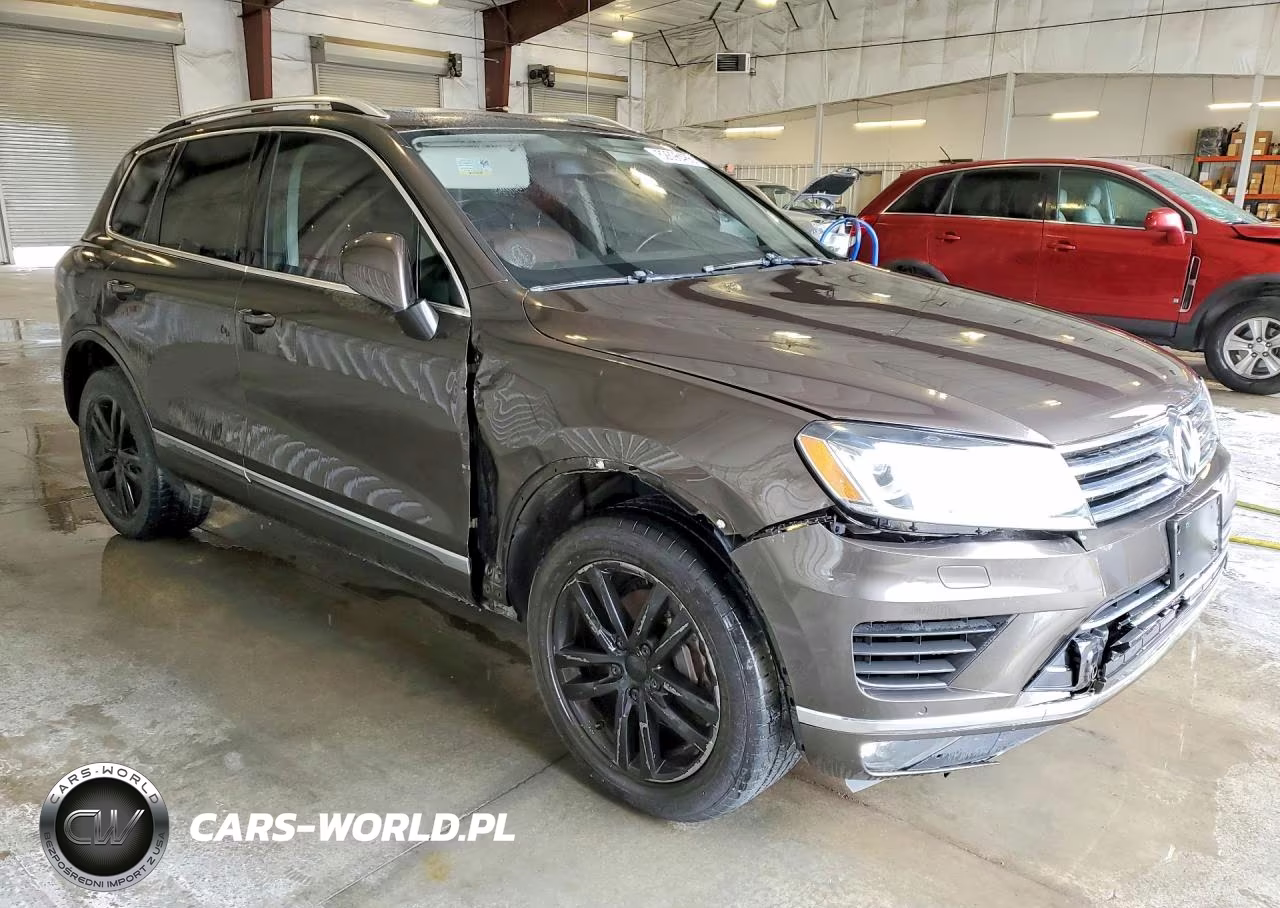 2015 Volkswagen Touareg V6 VIN:WVGEF9BP8FD006824 - 4