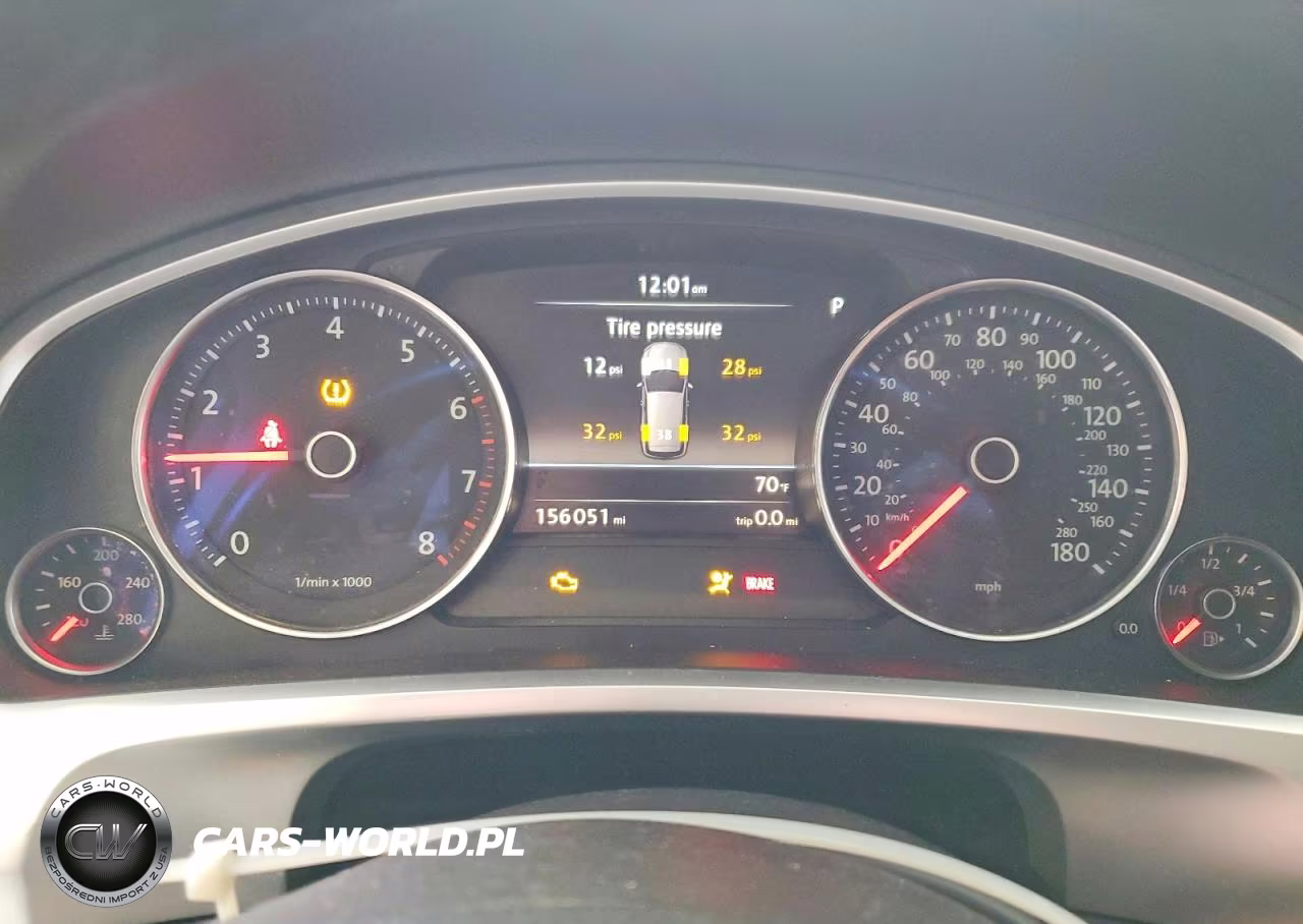 2015 Volkswagen Touareg V6 VIN:WVGEF9BP8FD006824 - 9