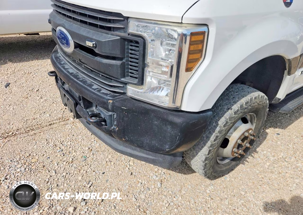2019 Ford F350 Super - Delivery Truck VIN:1FD8X3HT6KEG56140 - 14
