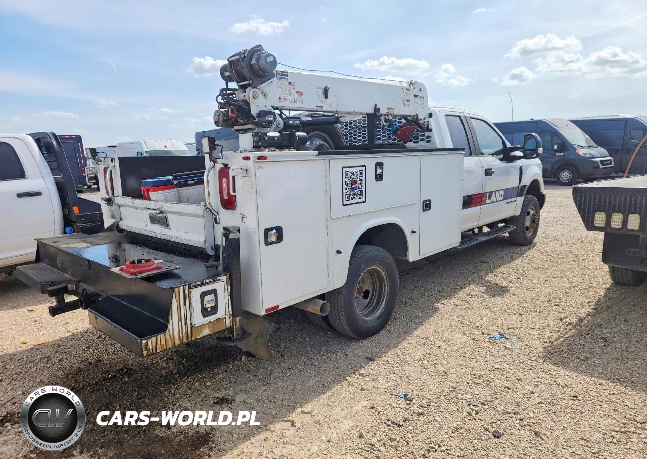 2019 Ford F350 Super - Delivery Truck VIN:1FD8X3HT6KEG56140 - 3