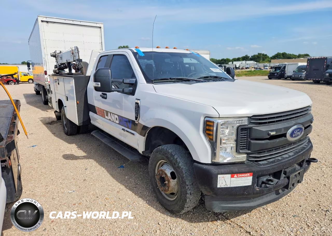 2019 Ford F350 Super - Delivery Truck VIN:1FD8X3HT6KEG56140 - 4