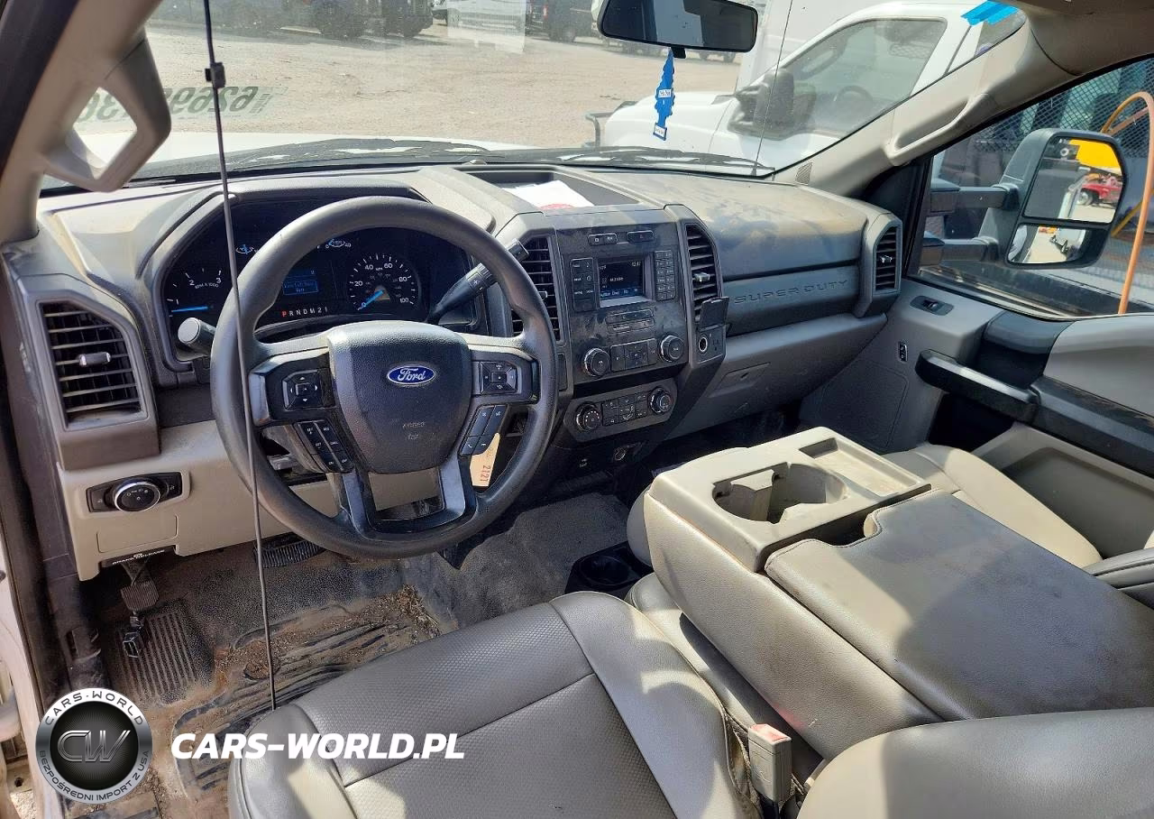 2019 Ford F350 Super - Delivery Truck VIN:1FD8X3HT6KEG56140 - 8