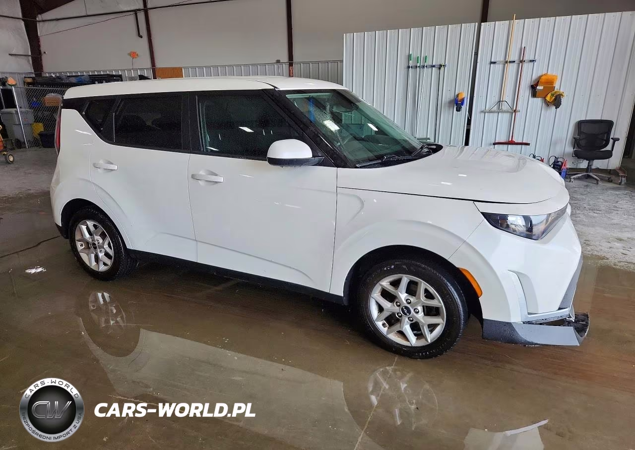 2023 Kia Soul Lx VIN:KNDJ23AU0P7870642 - 4