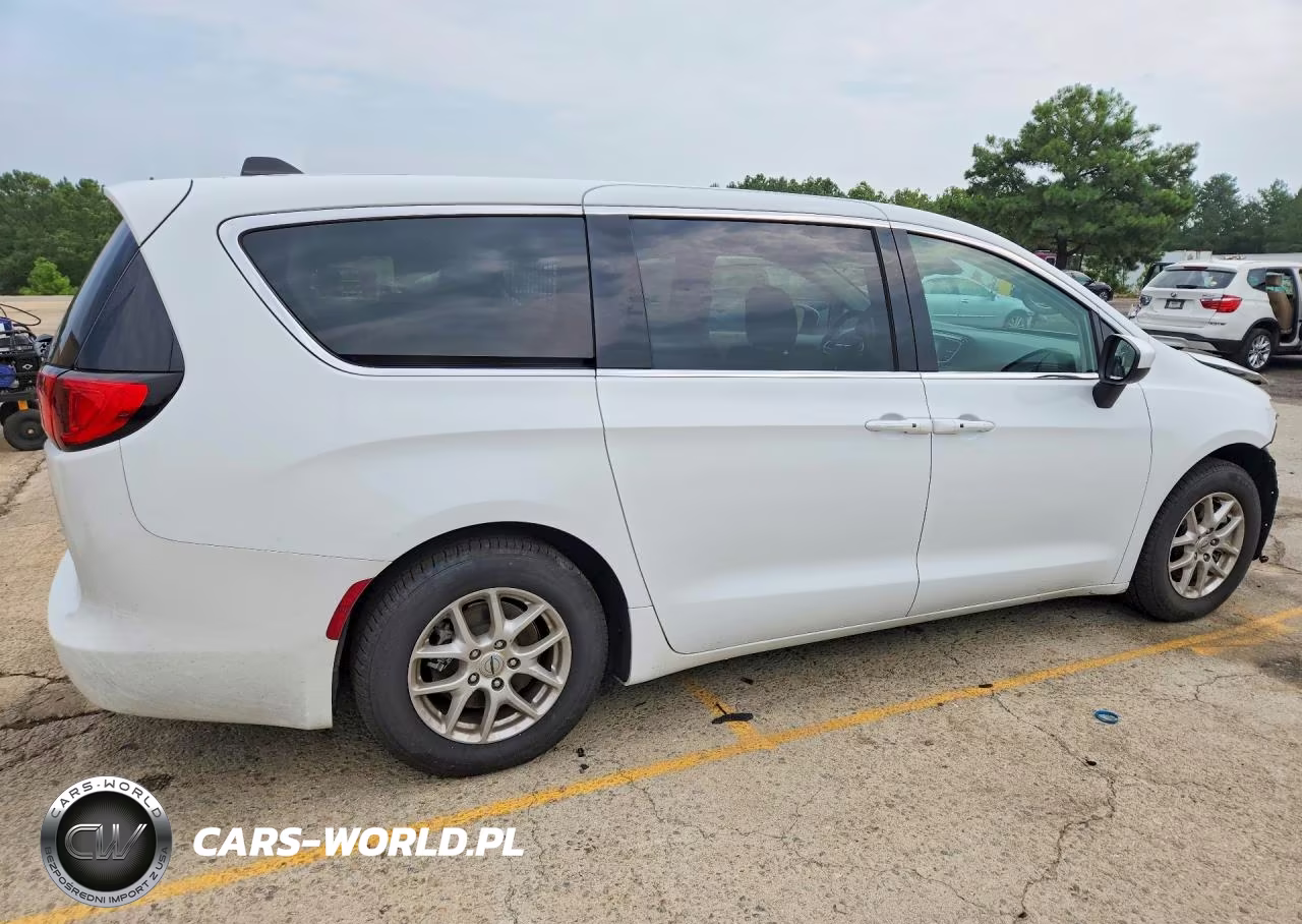 2023 Chrysler Voyager Lx VIN:2C4RC1CGXPR548679 - 3