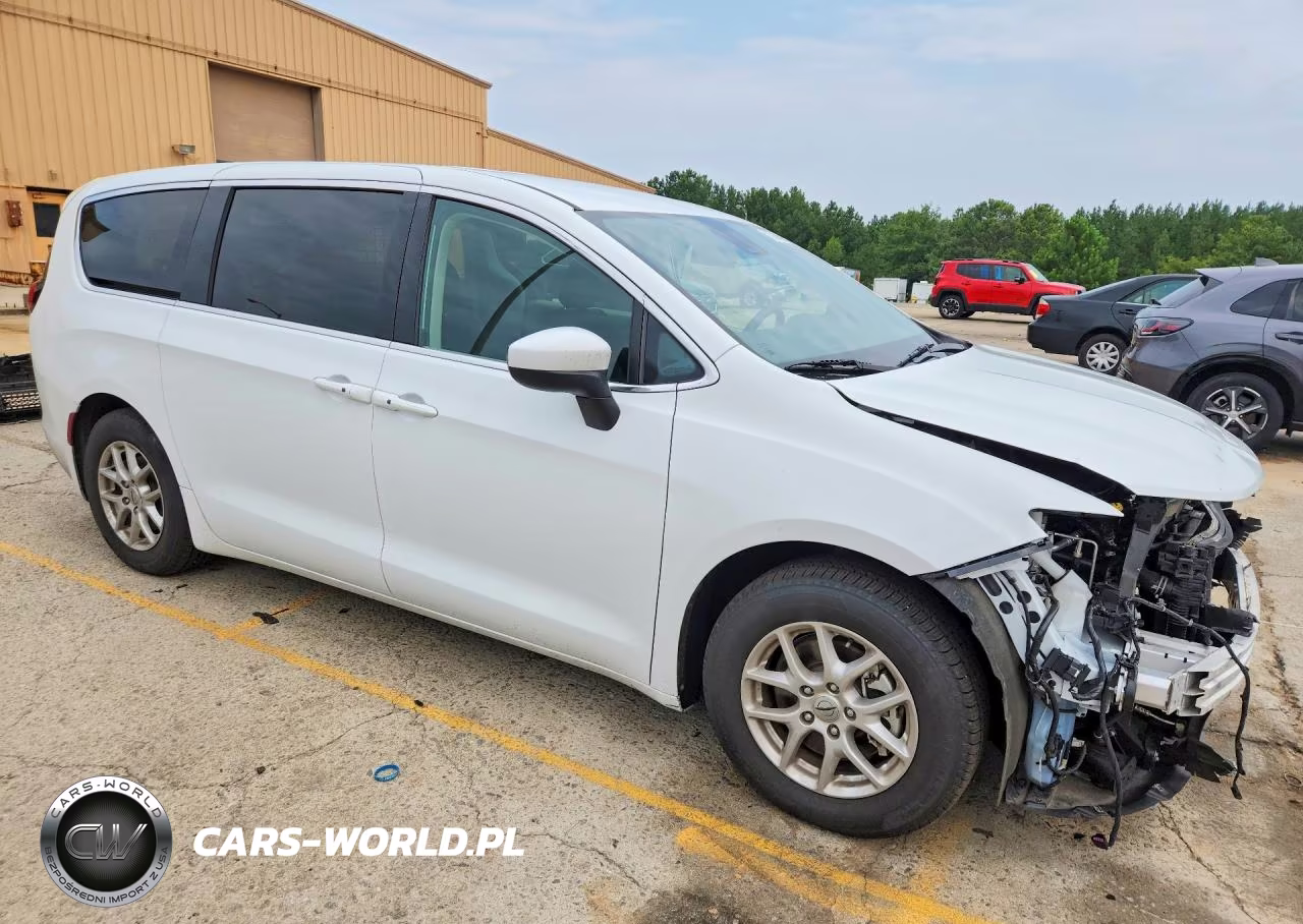 2023 Chrysler Voyager Lx VIN:2C4RC1CGXPR548679 - 4
