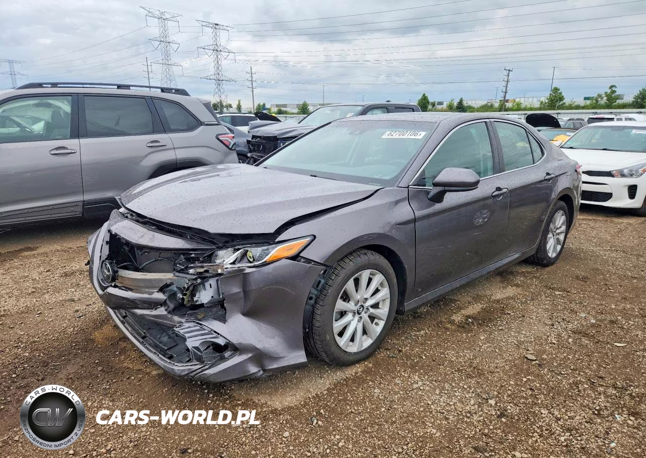 2019 Toyota Camry Le – zdjęcie 1 z 12