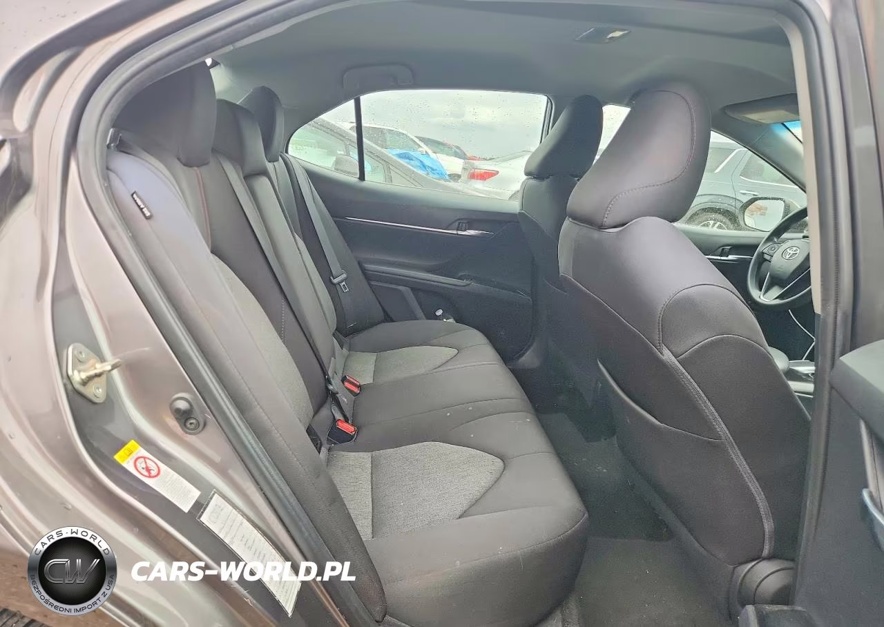 2019 Toyota Camry Le VIN:4T1B11HK4KU194847 - 10