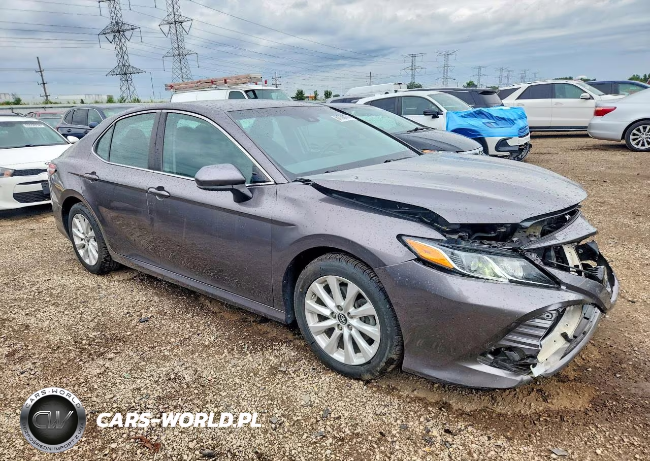 2019 Toyota Camry Le VIN:4T1B11HK4KU194847 - 4