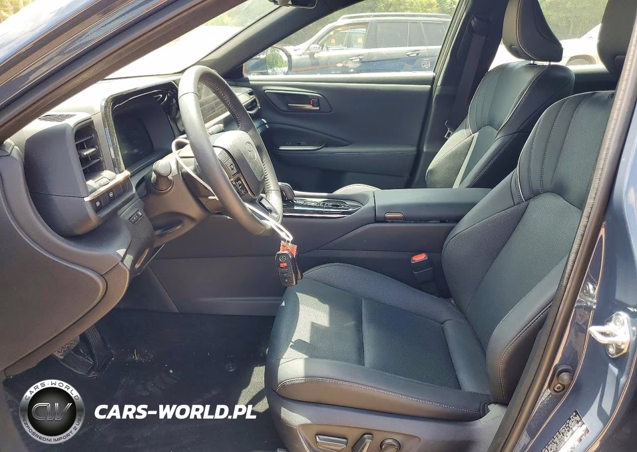 2026 Toyota Crown Xle VIN:JTDAAAAF5T3044671 - 7