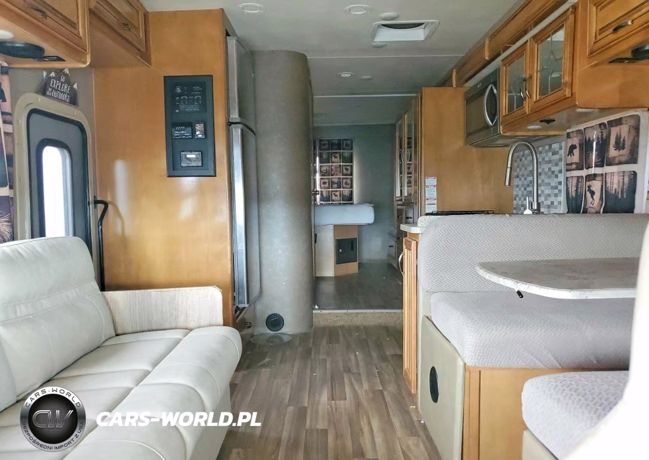 2017 Thormcoach Quantum Rv VIN:1FDXE4FS2GDC50015 - 6