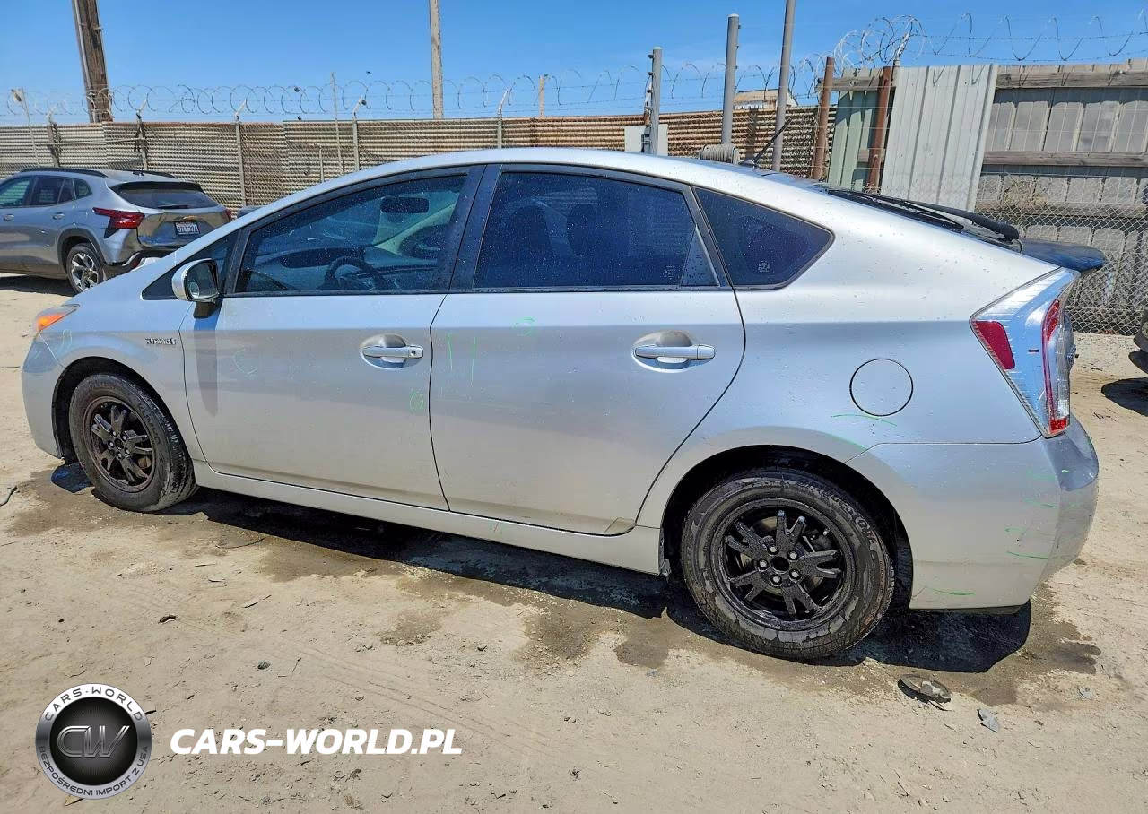 2012 Toyota Prius Two VIN:JTDKN3DU9C5513182 - 2