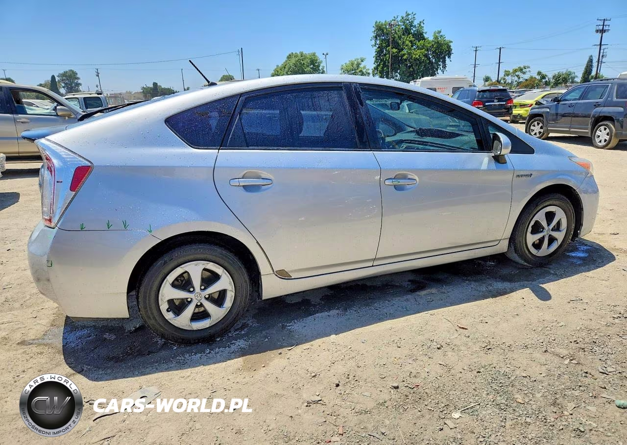 2012 Toyota Prius Two VIN:JTDKN3DU9C5513182 - 3