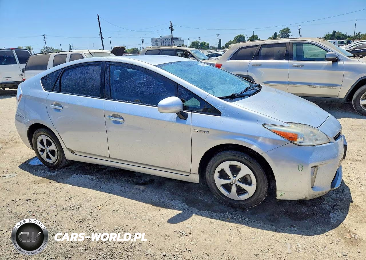2012 Toyota Prius Two VIN:JTDKN3DU9C5513182 - 4