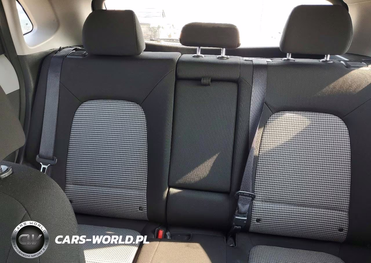 2019 Hyundai Kona Se VIN:KM8K1CAA0KU254135 - 10