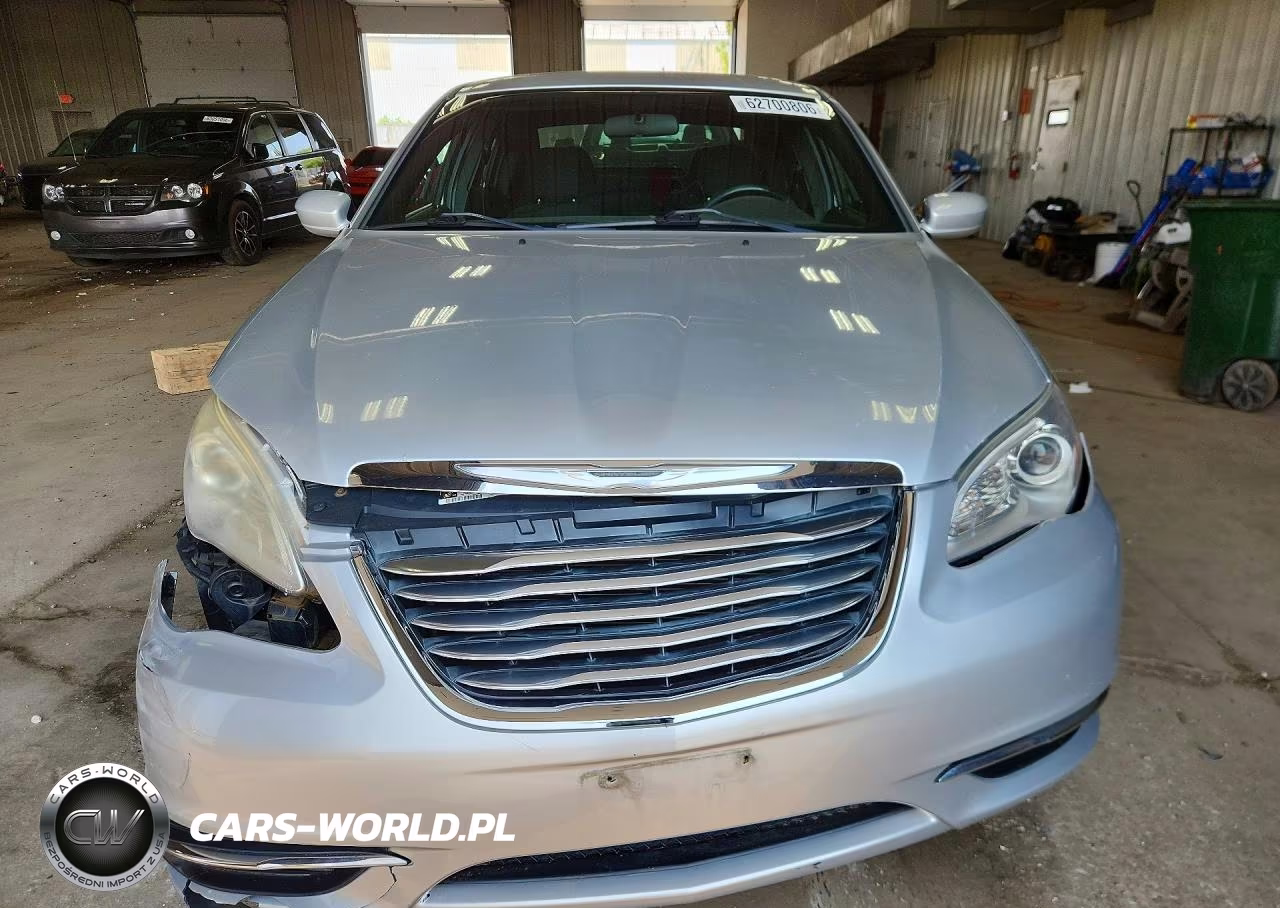 2011 Chrysler 200 Touring VIN:1C3BC1FB2BN568811 - 5