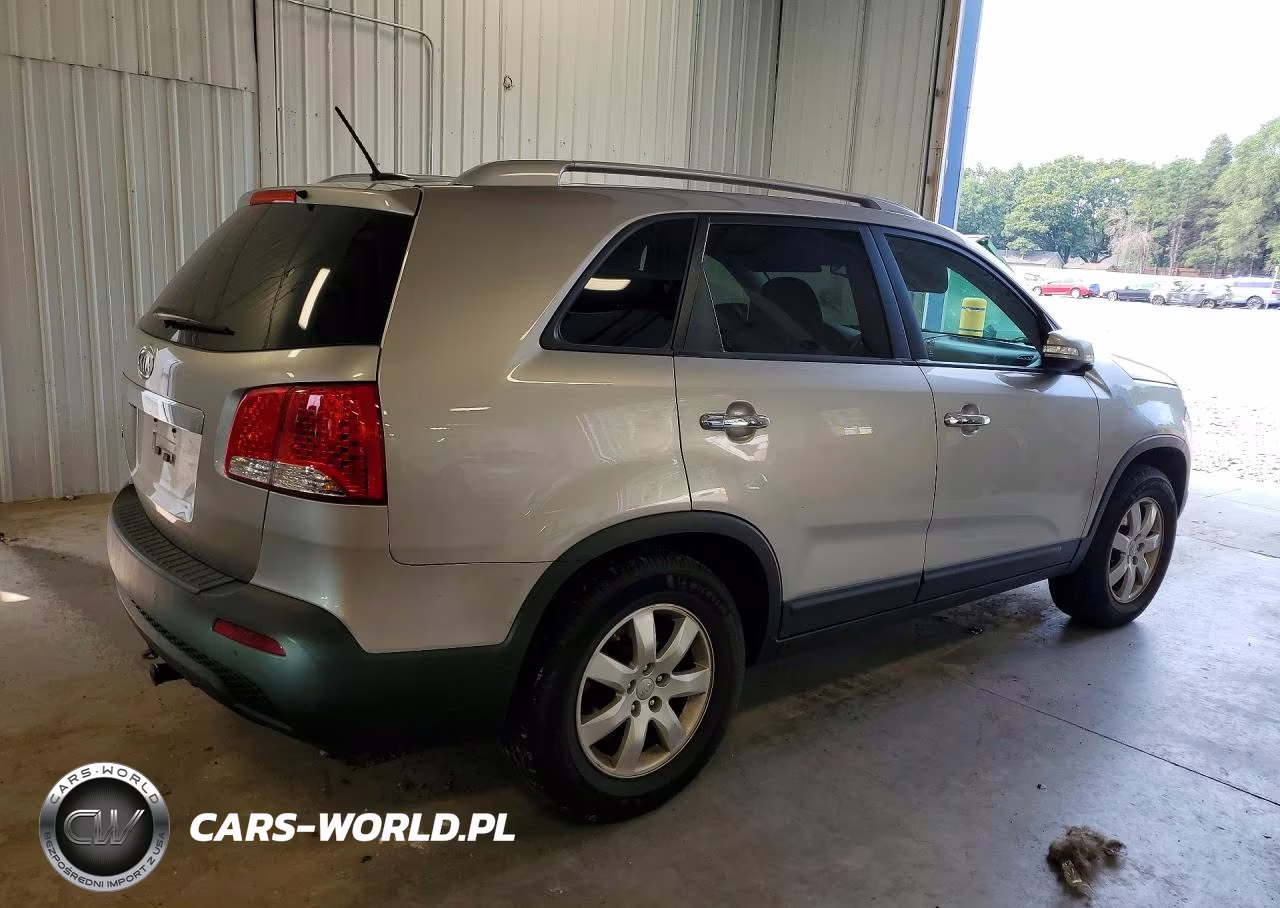 2013 Kia Sorento Lx VIN:5XYKT4A29DG329318 - 3