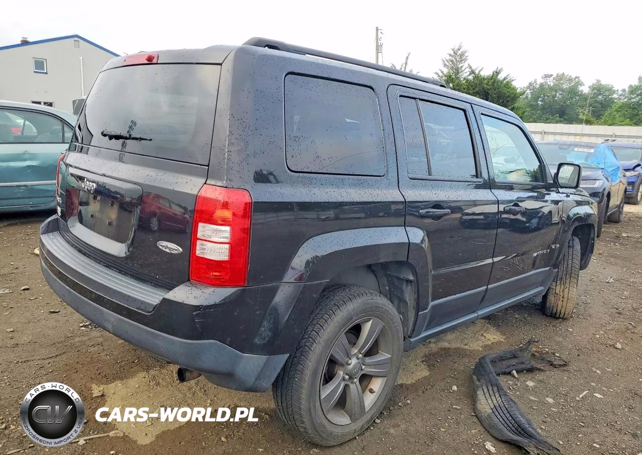 2015 Jeep Patriot Latitude VIN:1C4NJRFB8FD317395 - 3