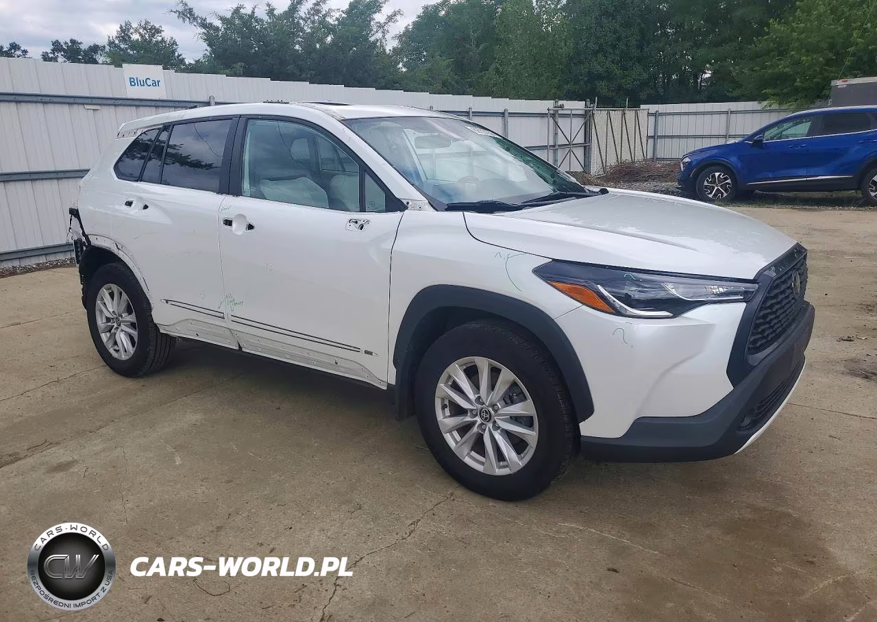 2022 Toyota Corolla Cross Le VIN:7MUBAABG4NV005573 - 4