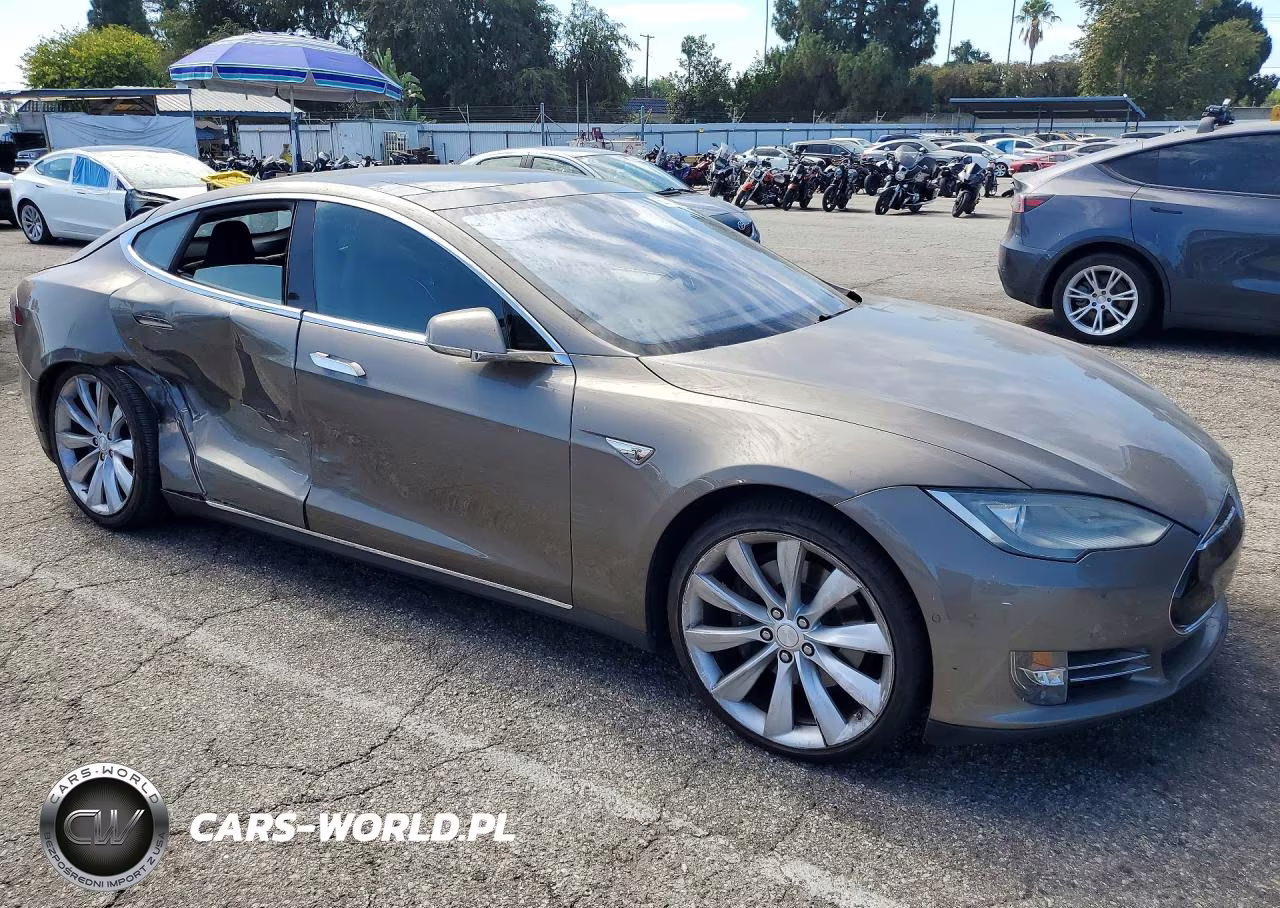 2016 Tesla Model S VIN:5YJSA1E42GF137220 - 4