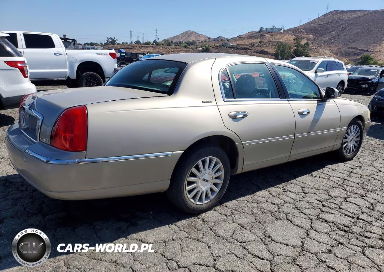 2004 Lincoln Town Car Executive VIN:1LNHM81W44Y611578 - 3