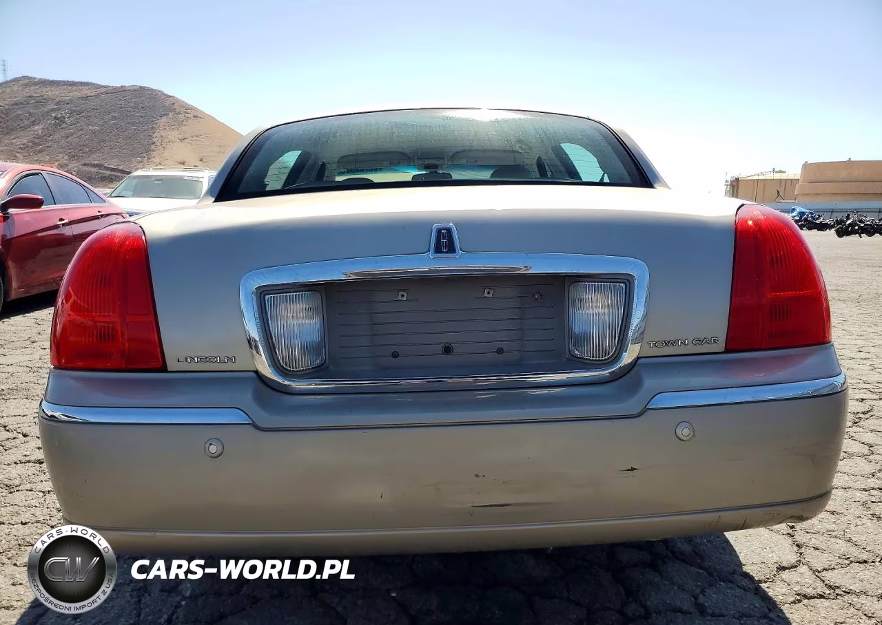 2004 Lincoln Town Car Executive VIN:1LNHM81W44Y611578 - 6