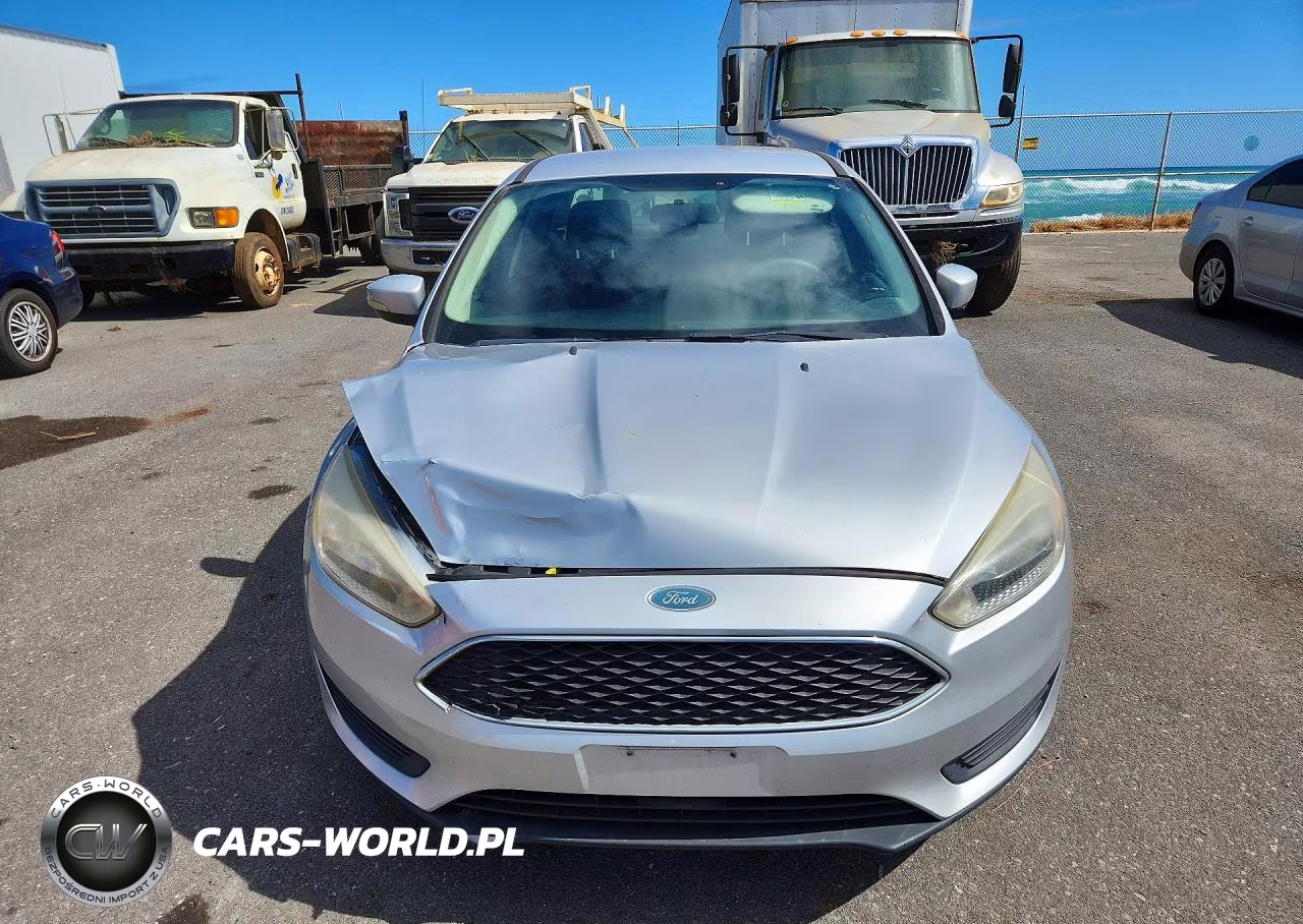 2017 Ford Focus Se VIN:1FADP3F20HL342149 - 5