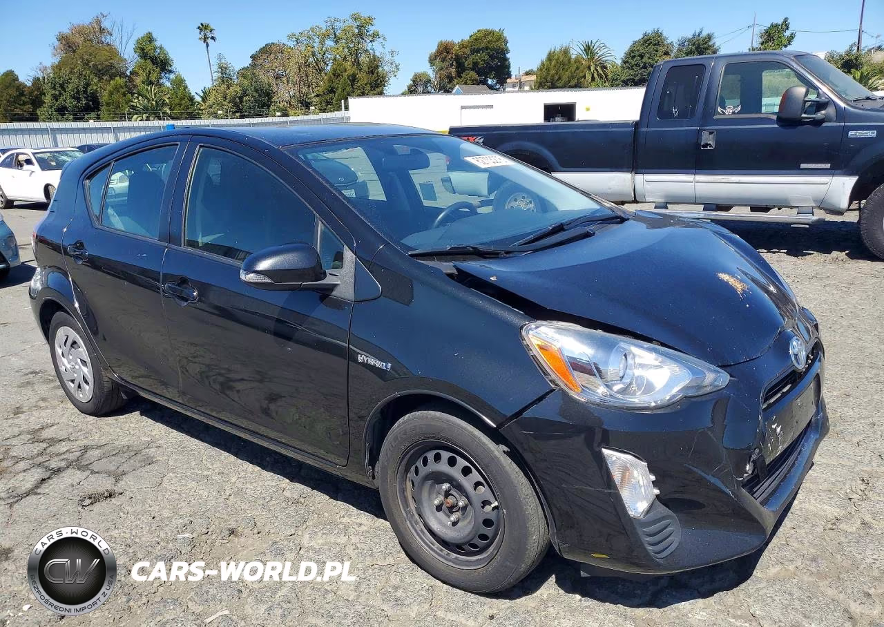 2016 Toyota Prius C Two VIN:JTDKDTB3XG1116977 - 4
