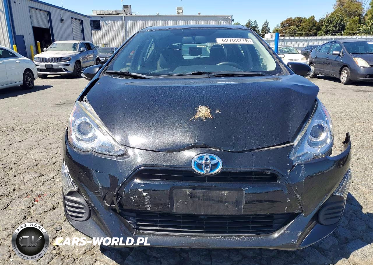 2016 Toyota Prius C Two VIN:JTDKDTB3XG1116977 - 5