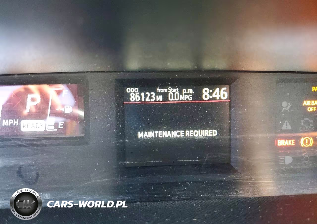 2016 Toyota Prius C Two VIN:JTDKDTB3XG1116977 - 9