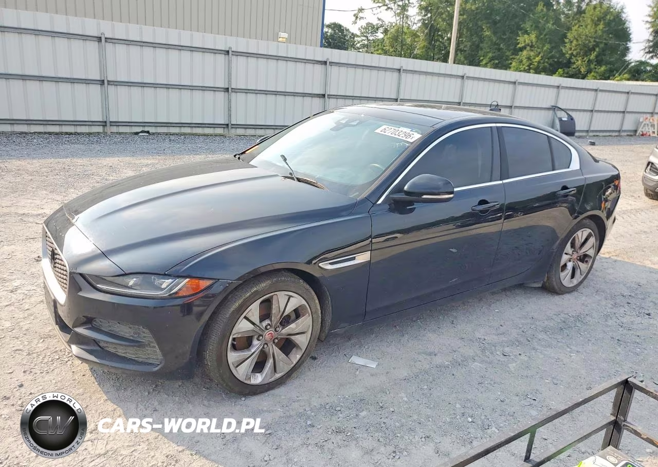 2020 Jaguar Xe S – zdjęcie 1 z 12