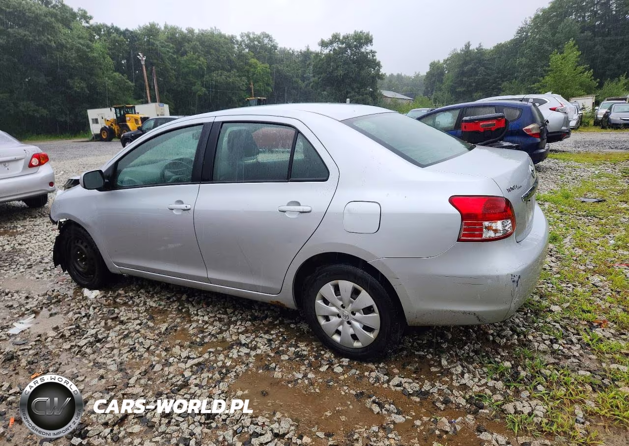 2011 Toyota Yaris Base VIN:JTDBT4K32B1399408 - 2