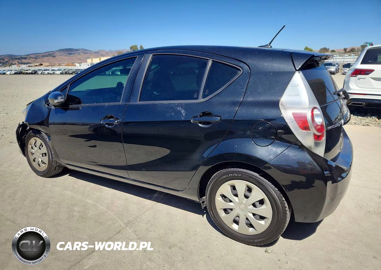 2014 Toyota Prius C Three VIN:JTDKDTB35E1567280 - 2