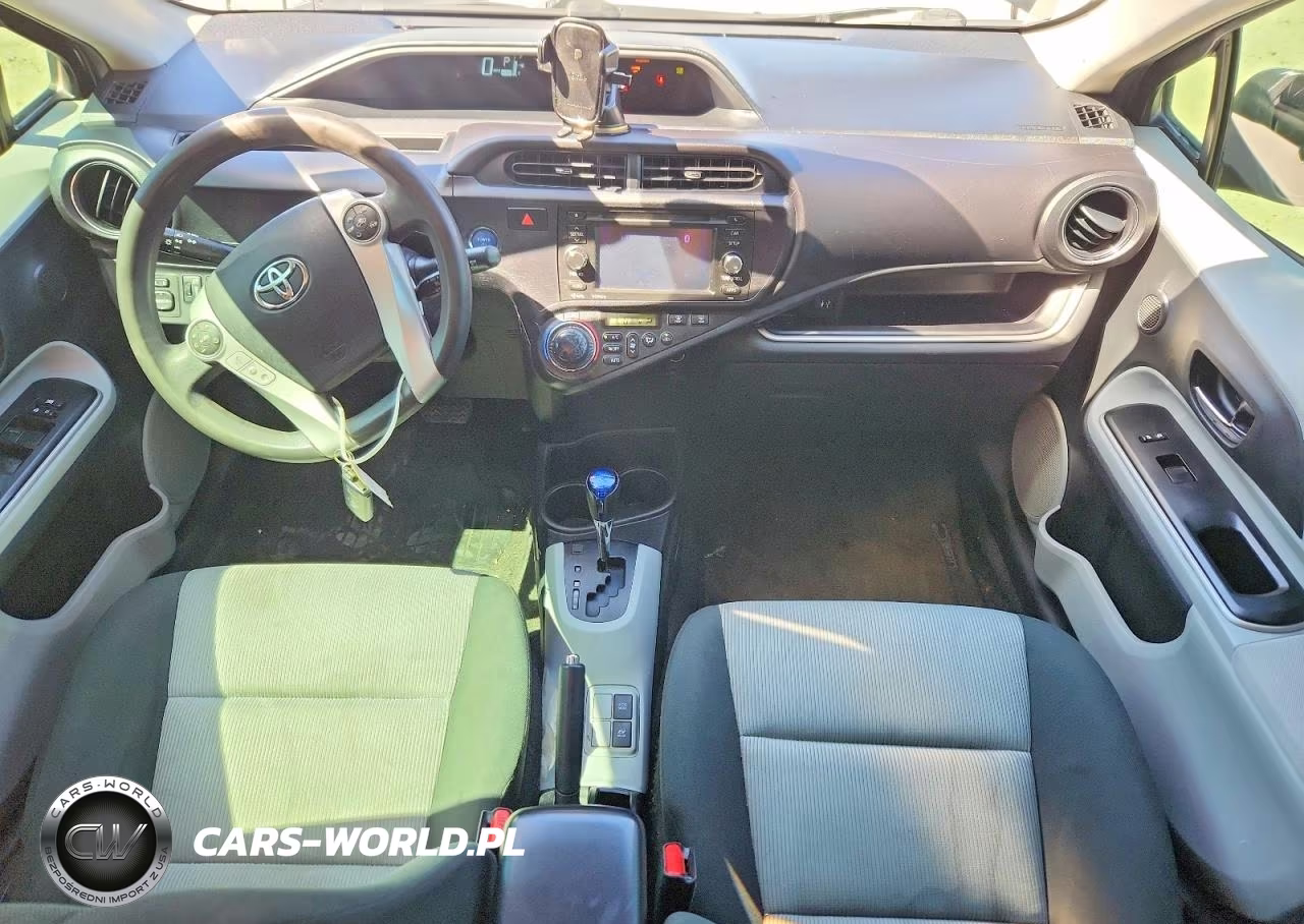 2014 Toyota Prius C Three VIN:JTDKDTB35E1567280 - 8