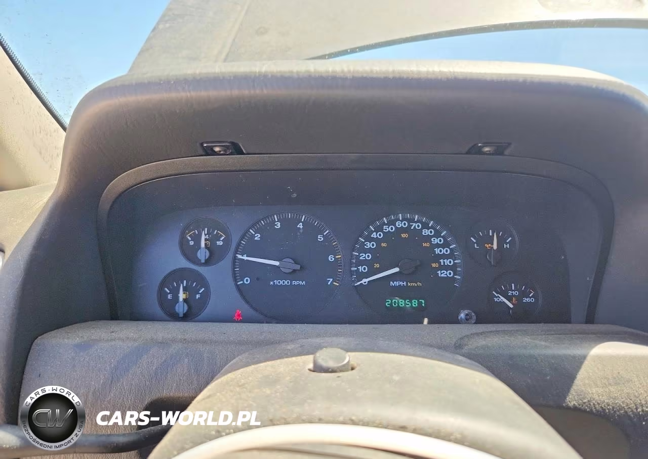 2004 Jeep Grand Cherokee Laredo VIN:1J4GW48S14C331095 - 9