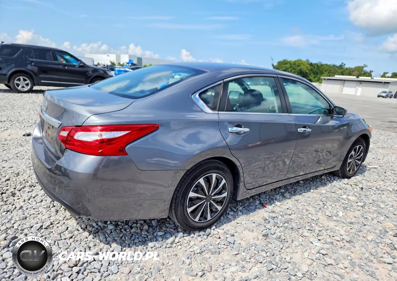 2017 Nissan Altima 2.5 S VIN:1N4AL3AP3HN364135 - 3