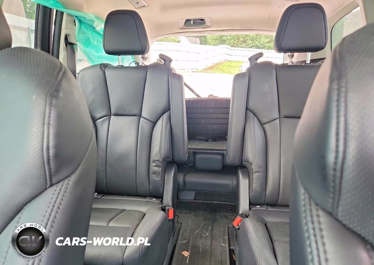 2025 Subaru Ascent Onyx Touring VIN:4S4WMAWDXS3416844 - 10