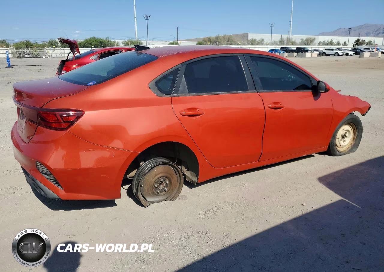 2023 Kia Forte Lxs VIN:3KPF24AD0PE526465 - 3