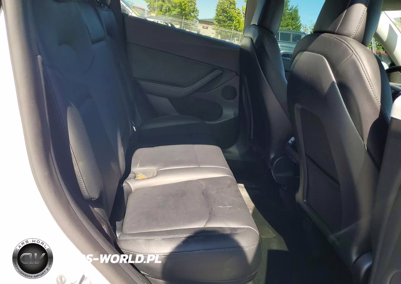 2022 Tesla Model Y VIN:7SAYGDEF2NF446701 - 11
