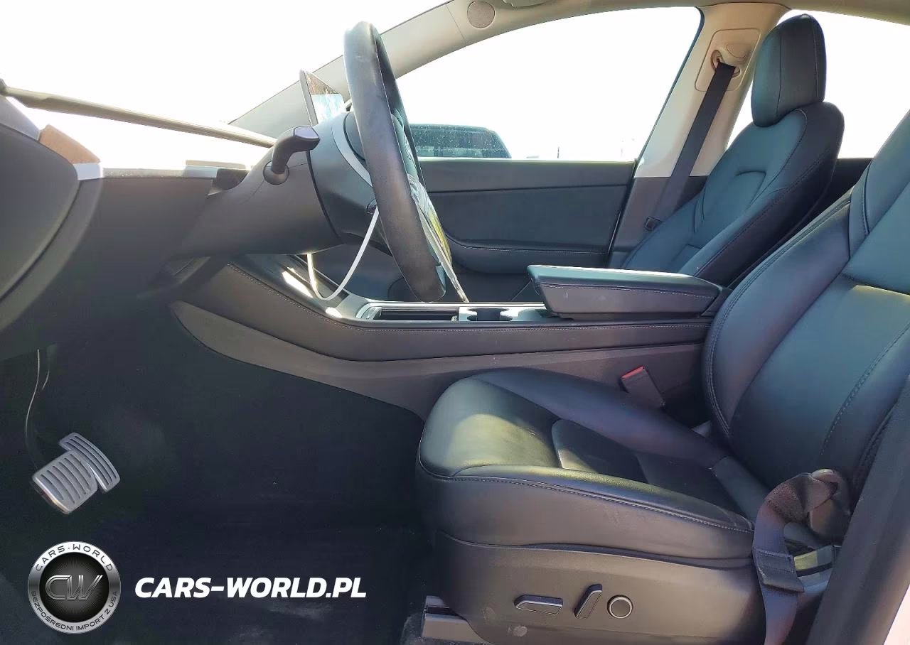 2022 Tesla Model Y VIN:7SAYGDEF2NF446701 - 7