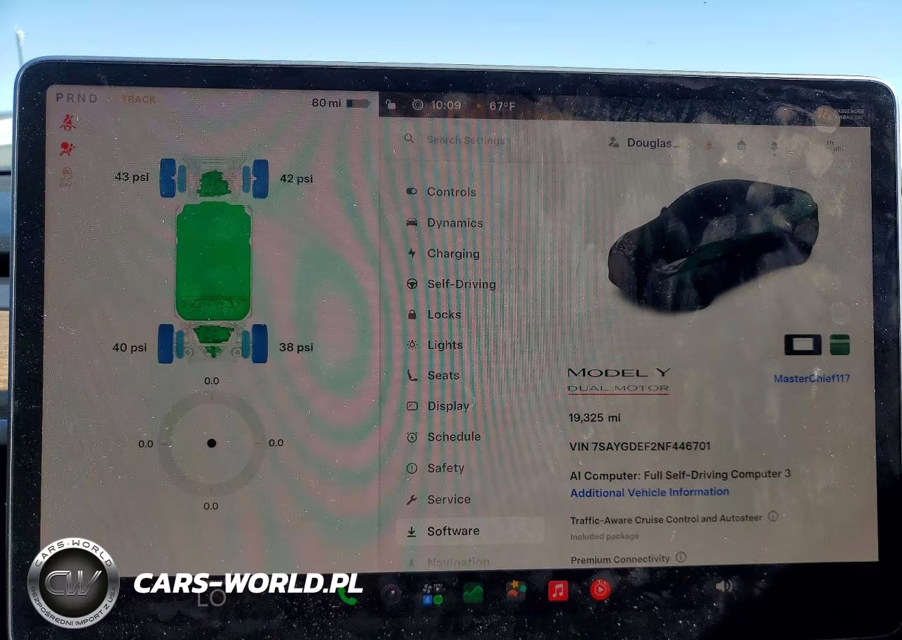 2022 Tesla Model Y VIN:7SAYGDEF2NF446701 - 9