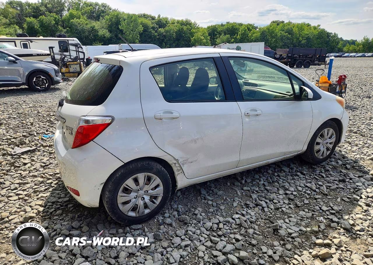 2013 Toyota Yaris 5-Door Le VIN:JTDKTUD39DD543793 - 3
