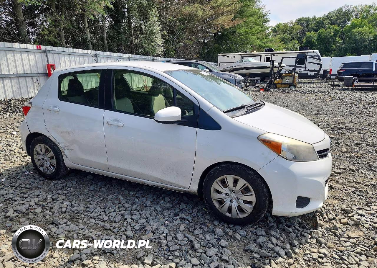 2013 Toyota Yaris 5-Door Le VIN:JTDKTUD39DD543793 - 4