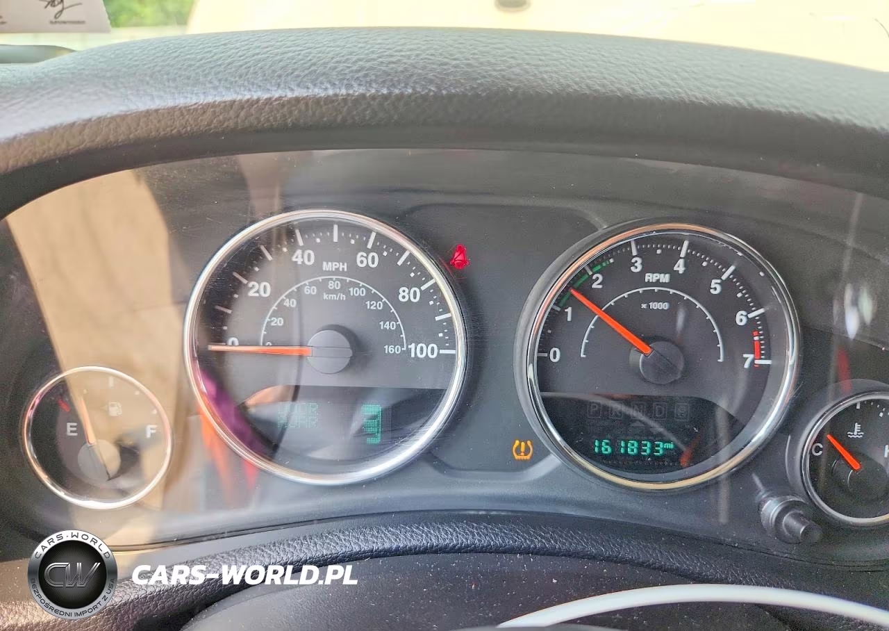 2016 Jeep Wrangler Unlimited Sport VIN:1C4BJWDG9GL211500 - 9
