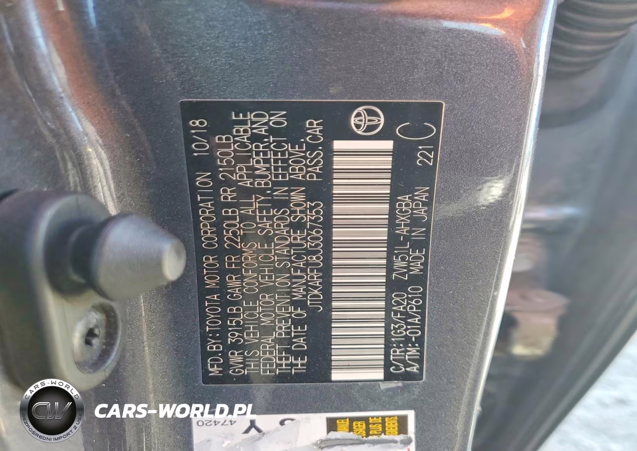 2018 Toyota Prius VIN:JTDKARFU8J3067353 - 13